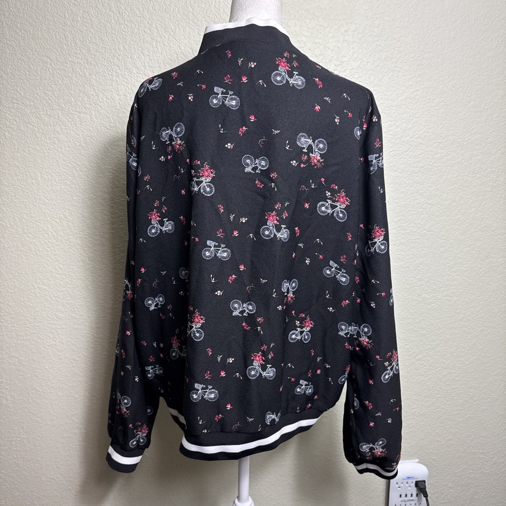 Torrid Women's Jacket Size 1 (1X) Full Zip Black Floral Bicycles Crepe Bomber - Picture 3 of 7